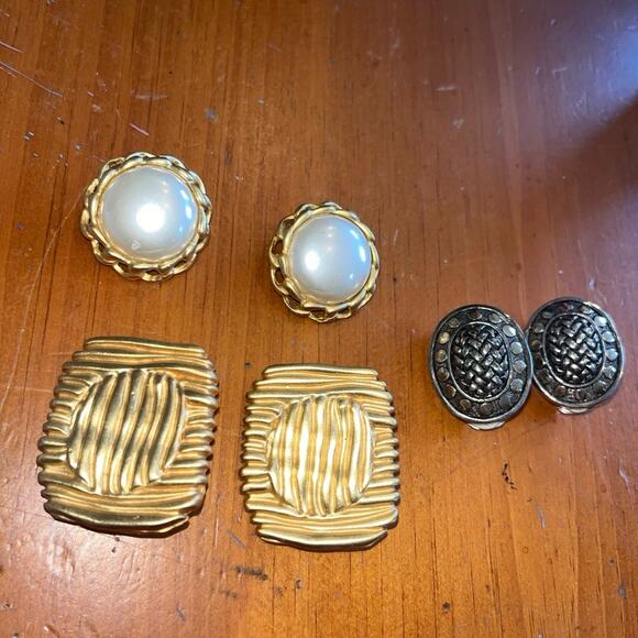 Unique Vintage Jewelry - Vintage Lot of Clip on Earrings